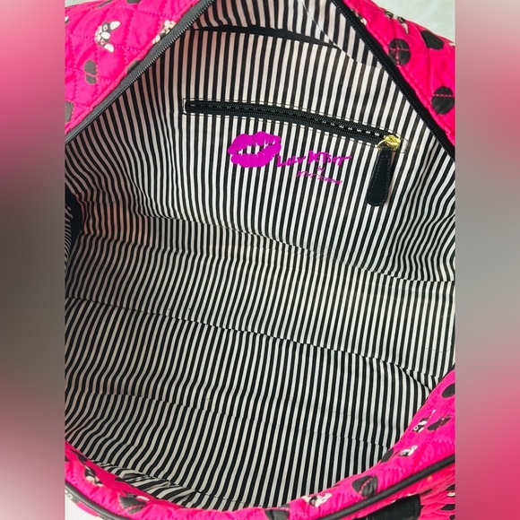 Betsey Johnson Polka Dot and Dog Print Pink Quilted Large Traveler/Duffle Bag - Picture 8 of 11